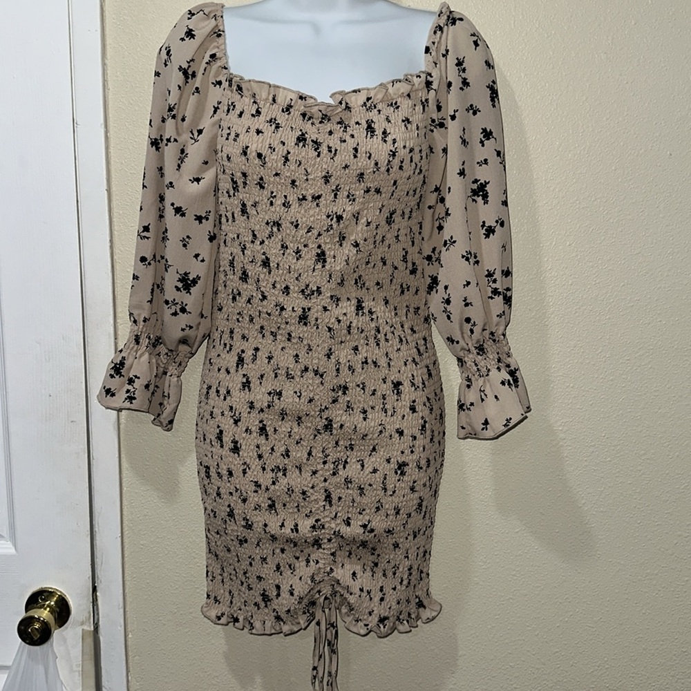 ✨3X25✨ NWT love tree dress L